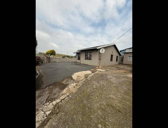 3 BEDROOM HOUSE FOR SALE IN UMLAZI P
